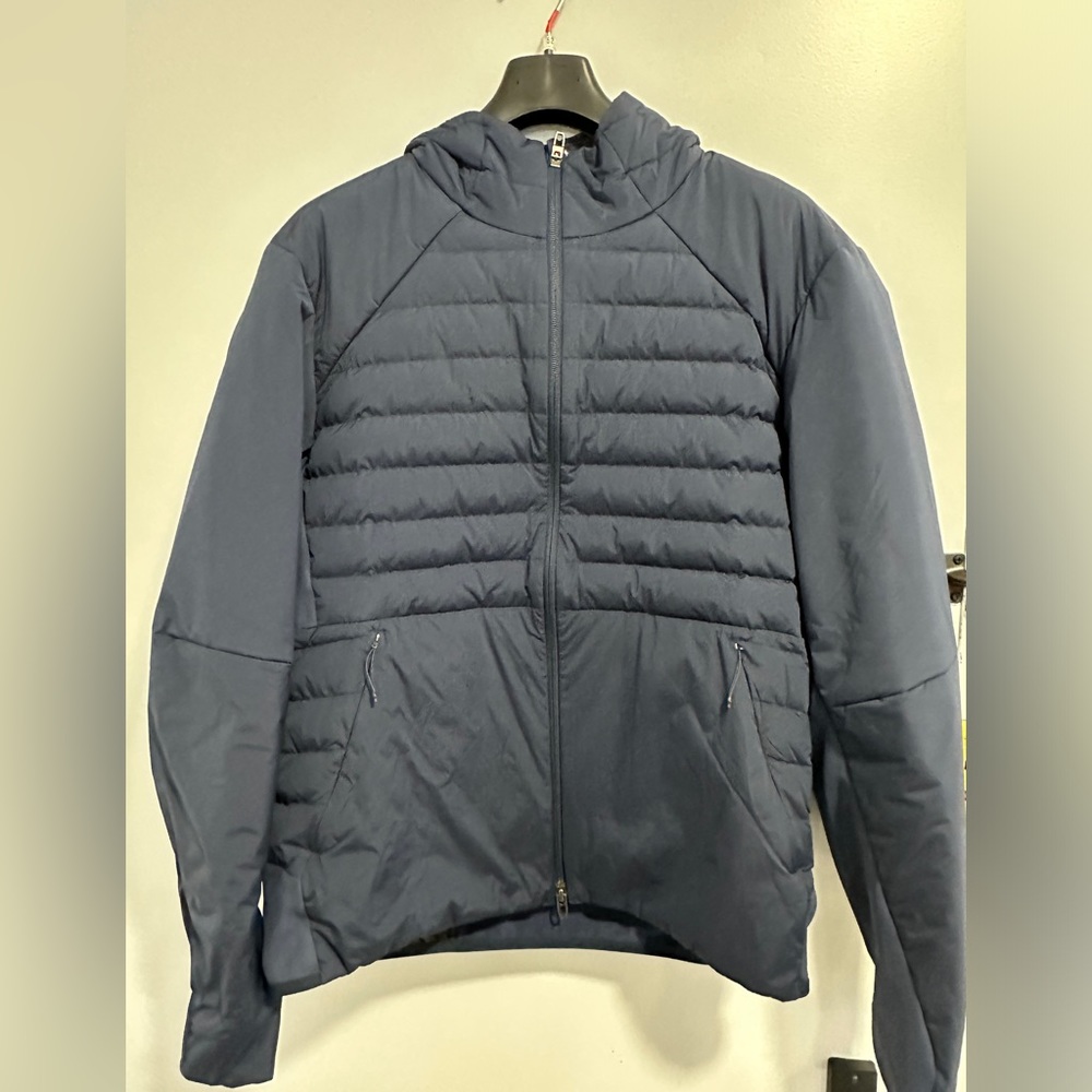 Lululemon running coat, never used